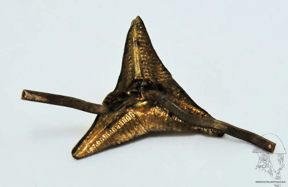 Hodnostní hvězda "mercedeska"